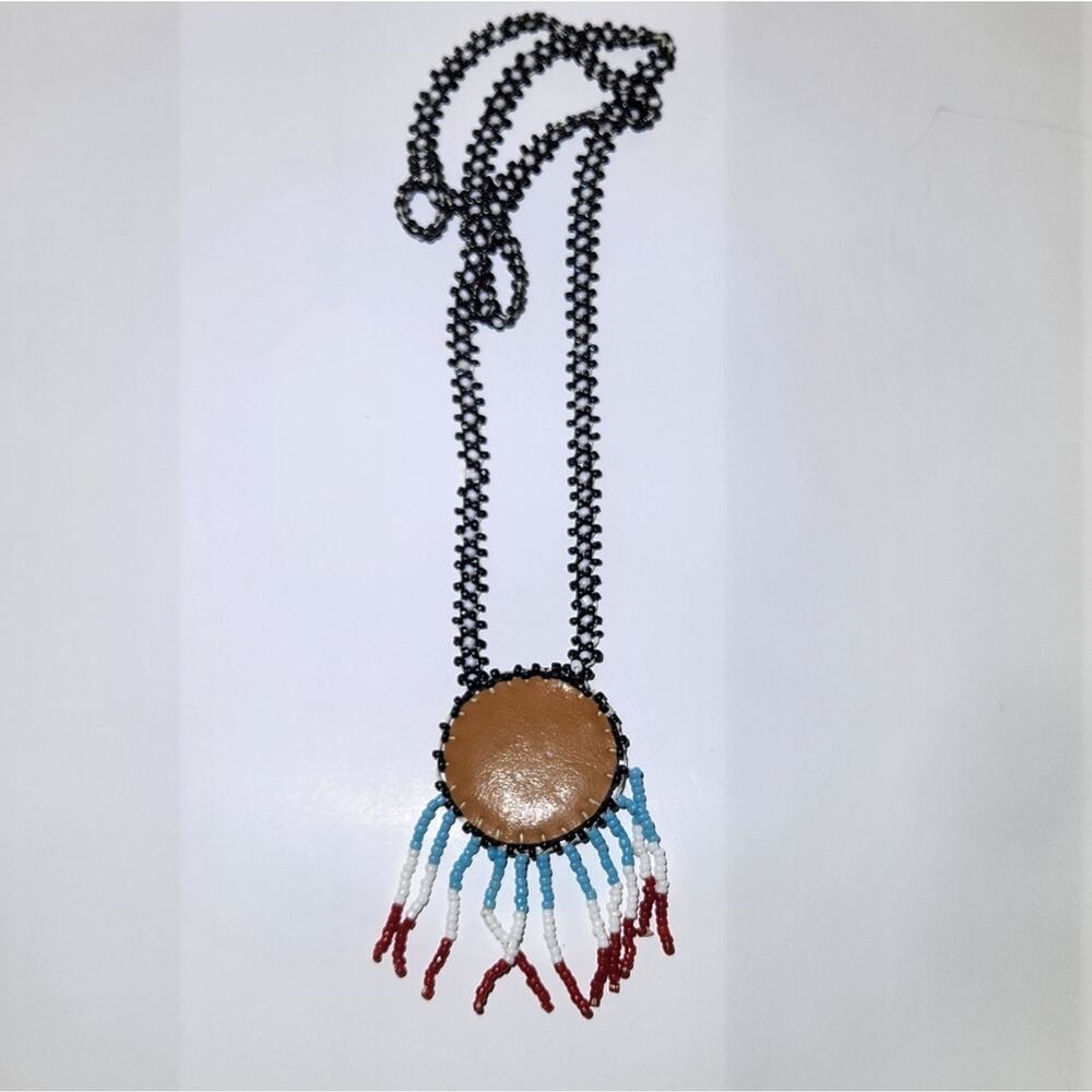 Elegant Red White Blue and Black Beaded Vintage Native American Beaded Necklace - Picture 6 of 6